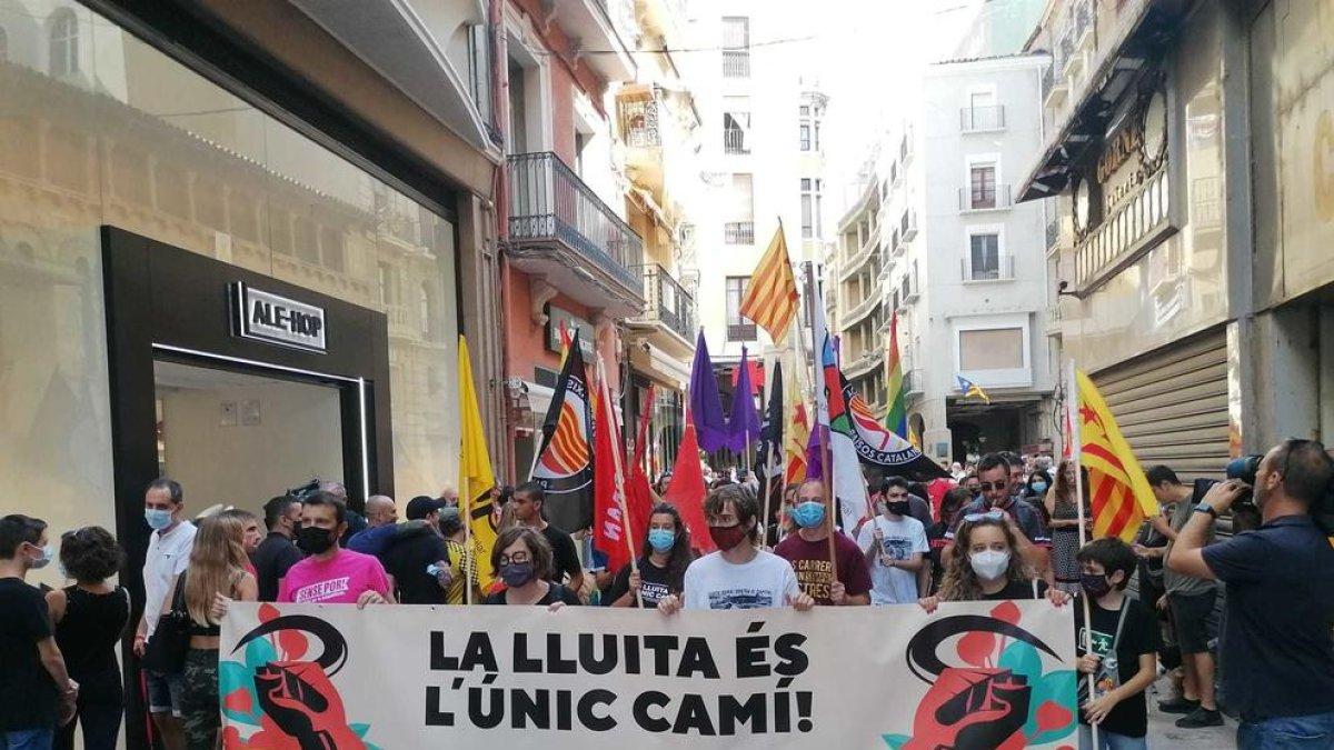 Más de 300 personas se manifiestan en Lleida por la independencia a través de la movilización