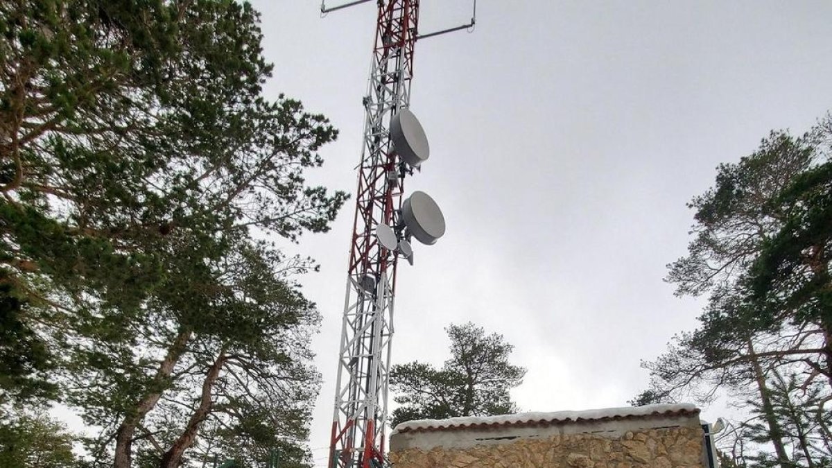 Los técnicos de Telefónica utilizaron motonieves para llegar a la estación base de Josa y Tuixent