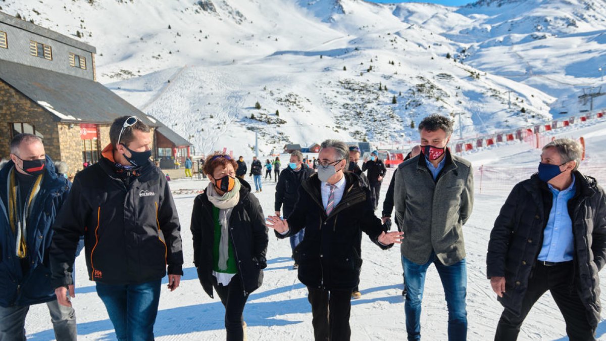 Tremosa durant la visita a l’estació de Boí Taüll.