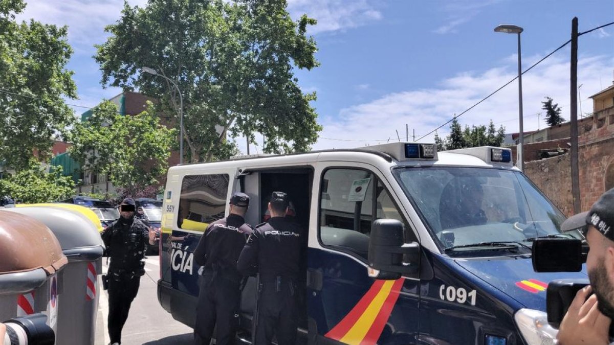 Desalojan e identifican a los okupas de la escuela donde se rodó “Merlí”