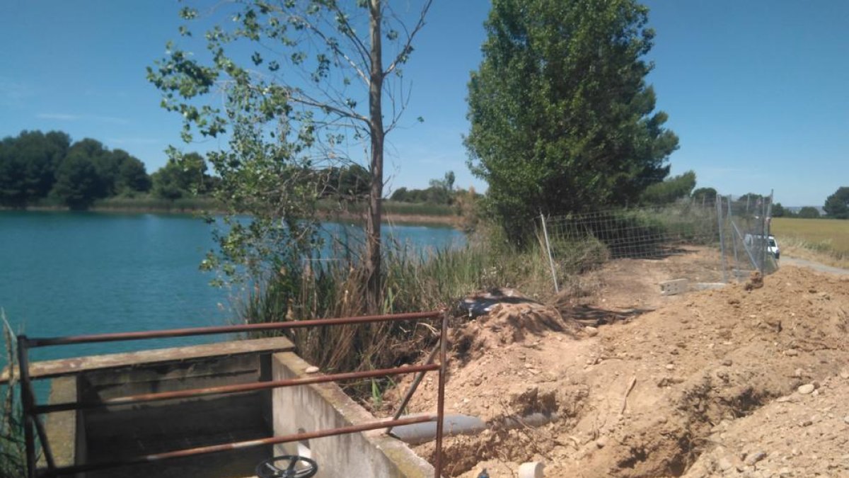 Les obres del ‘bypass’ a l’embassament d’Almacelles.