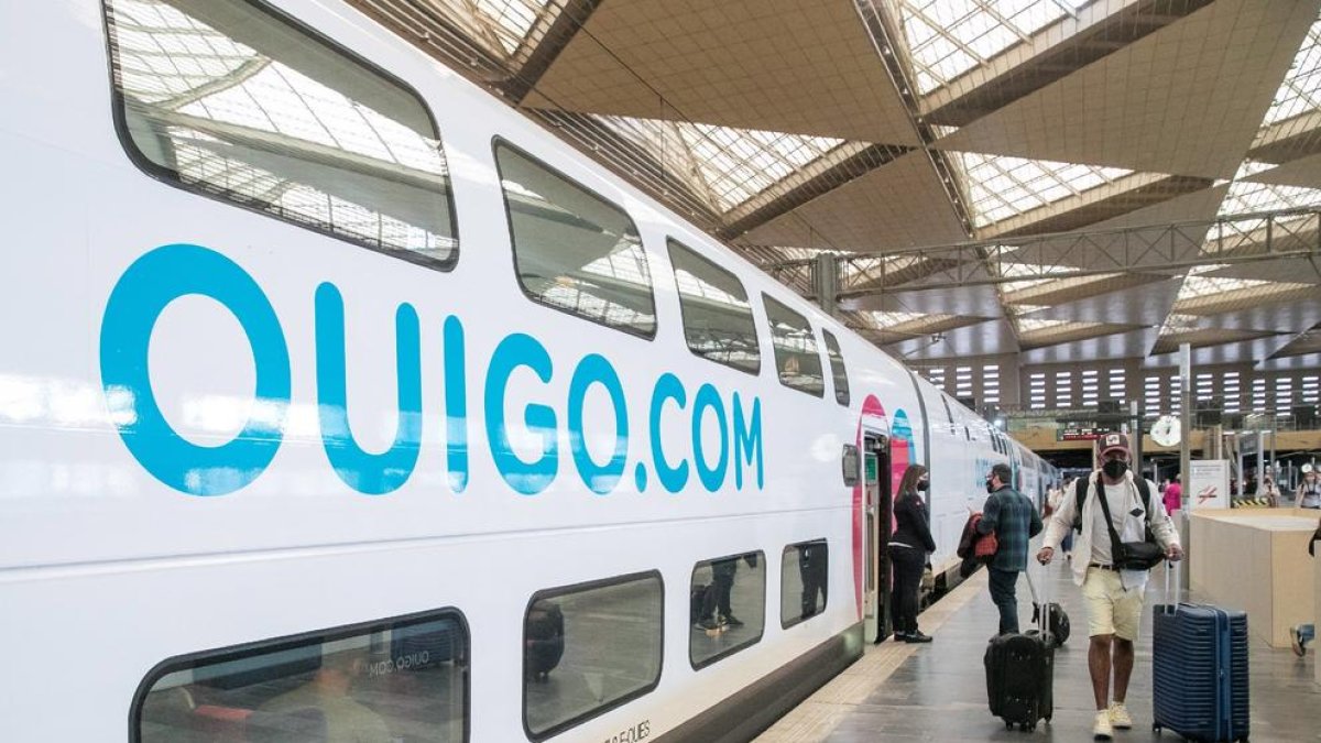 El Ougio contó con 3.800 pasajeros en el día de su estreno.