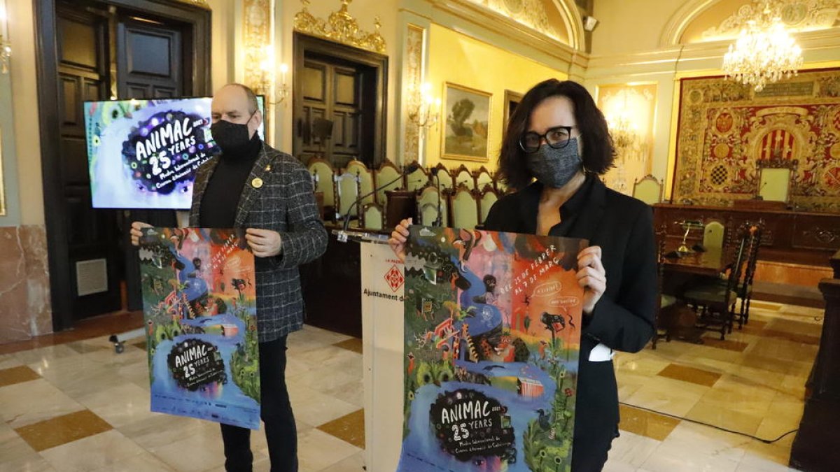 El regidor de Cultura, Jaume Rutllant, i la directora, Carolina López, van presentar Animac a la Paeria.
