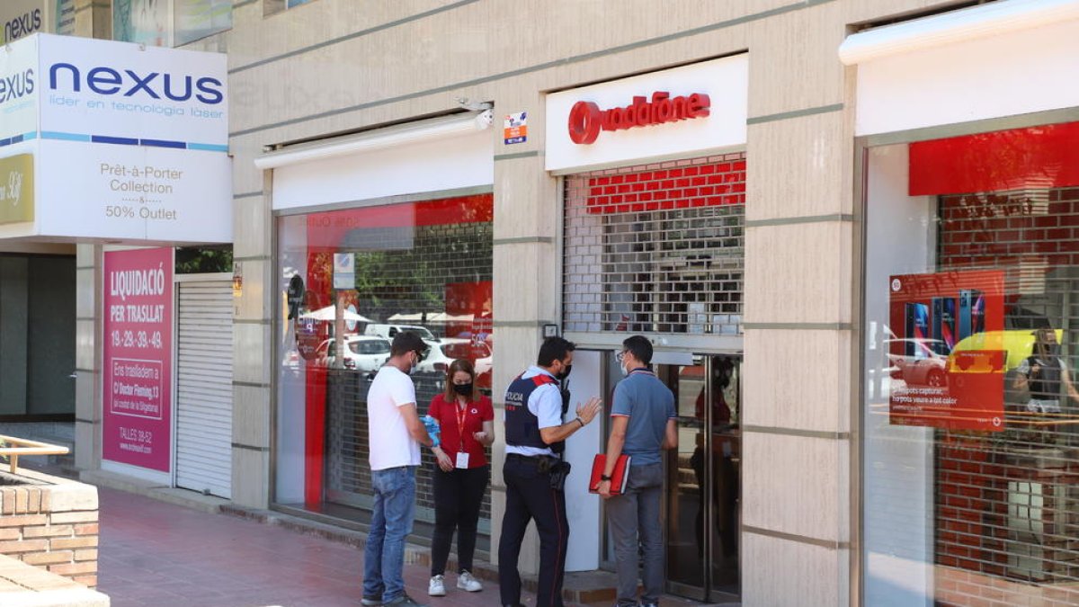 Assalten una botiga de telefonia mòbil al passeig de Ronda