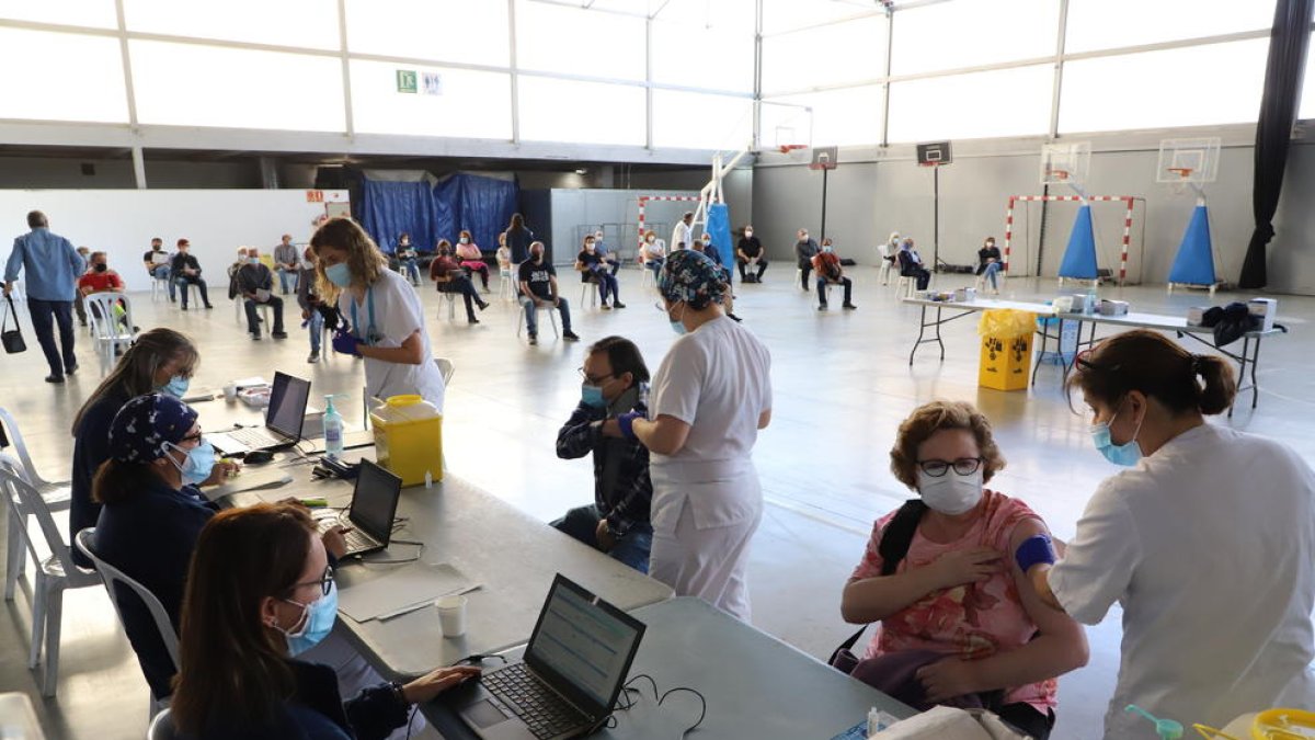 Vacunación masiva la semana pasada en Les Borges a personas de 58 y 59 años.