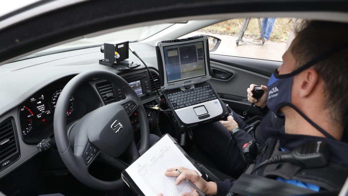 Imagen de archivo de un coche radar de la Guardia Urbana.