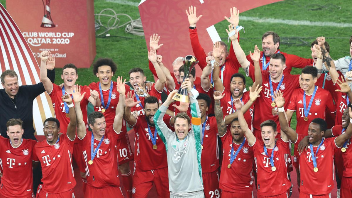 Els jugadors del Bayern celebren el sisè títol en un any.