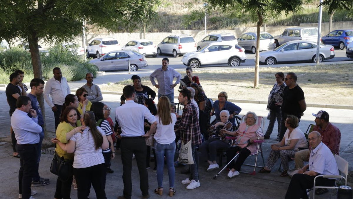 Los afectados se concentraron ayer por la tarde.