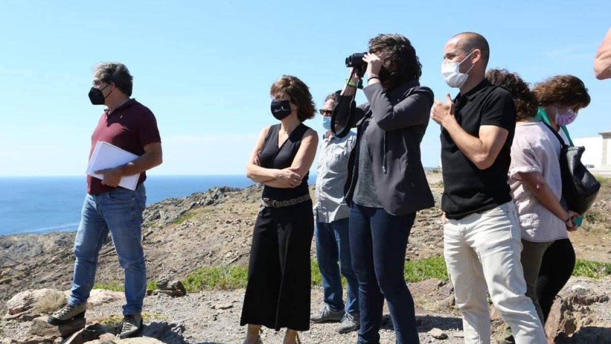 Teresa Jordà durant la visita del Parc Natural de Cap de Creus