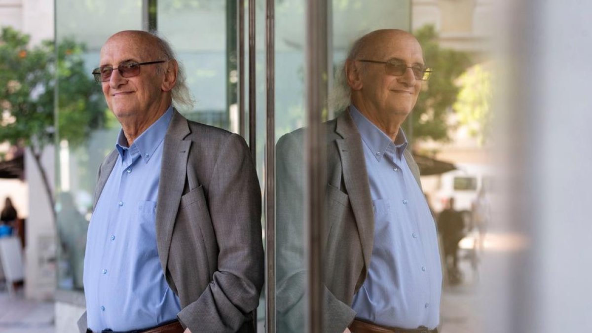 L’escriptor Petros Màrkaris.