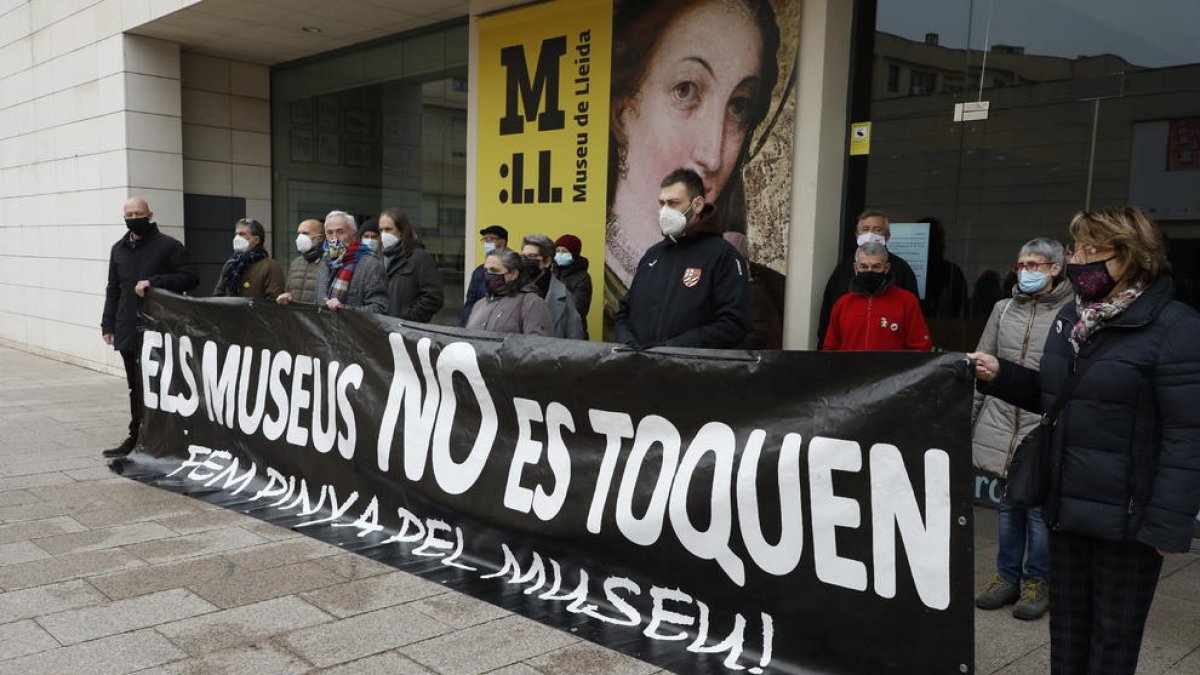Concentración de la Plataforma d’Entitats Culturals en defensa del Museu de Lleida el mes pasado.