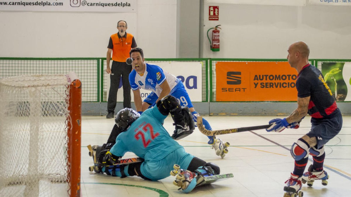 Jepi Selva intenta superar Gnata davant de la presència del veterà Pedro Gil.