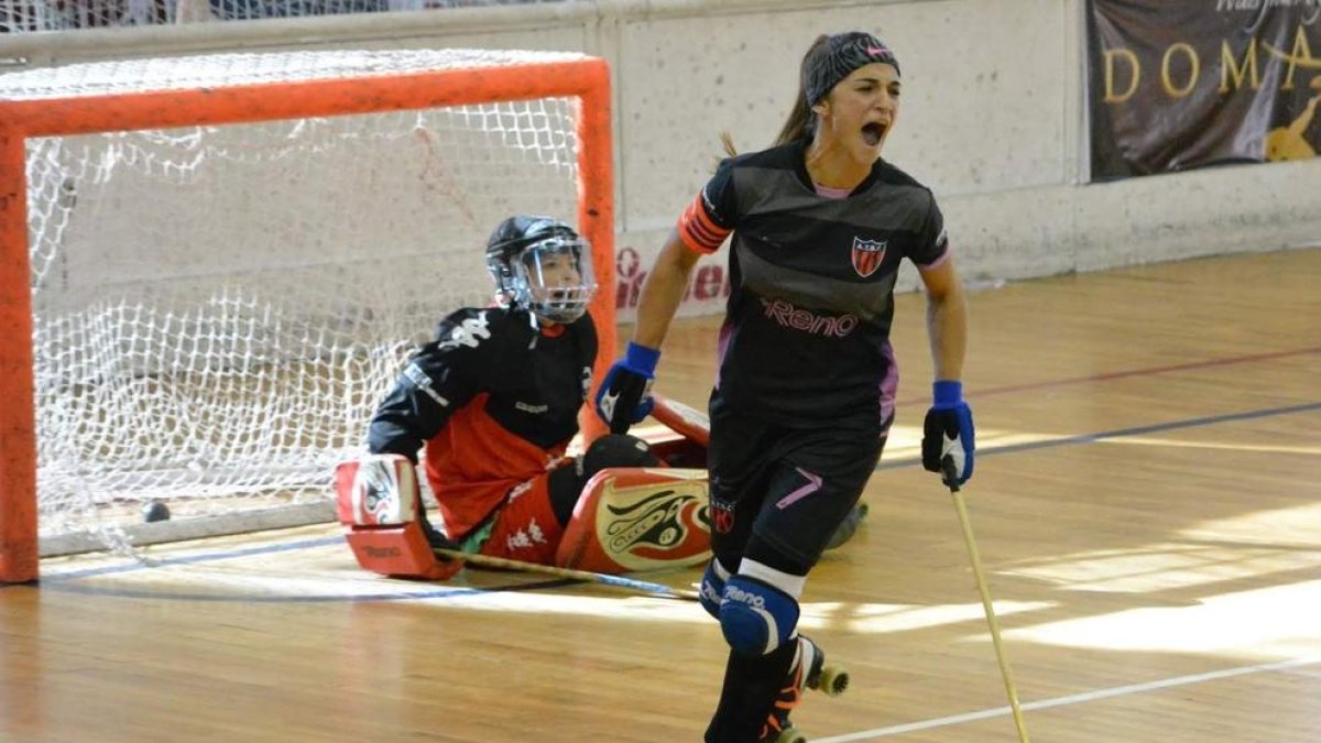 Valentina ‘Vale’ Fernández celebra la consecución de un gol durante un partido en Argentina.