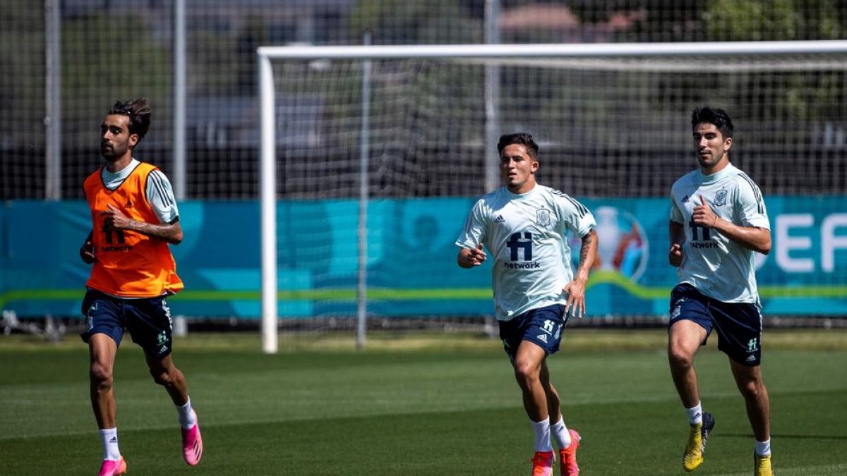 La selecció espanyola va continuar exercitant-se ahir a les instal·lacions de Las Rozas preparant el debut de dilluns vinent.