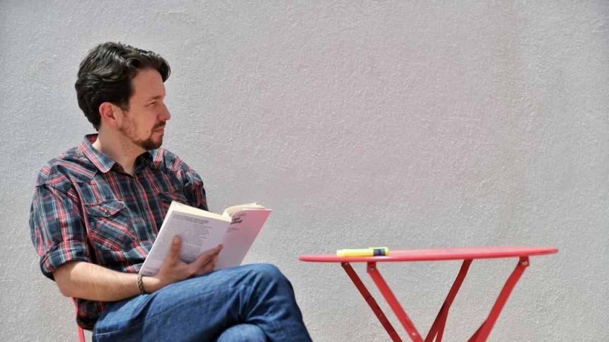 Pablo Iglesias se corta la cola después de abandonar la política
