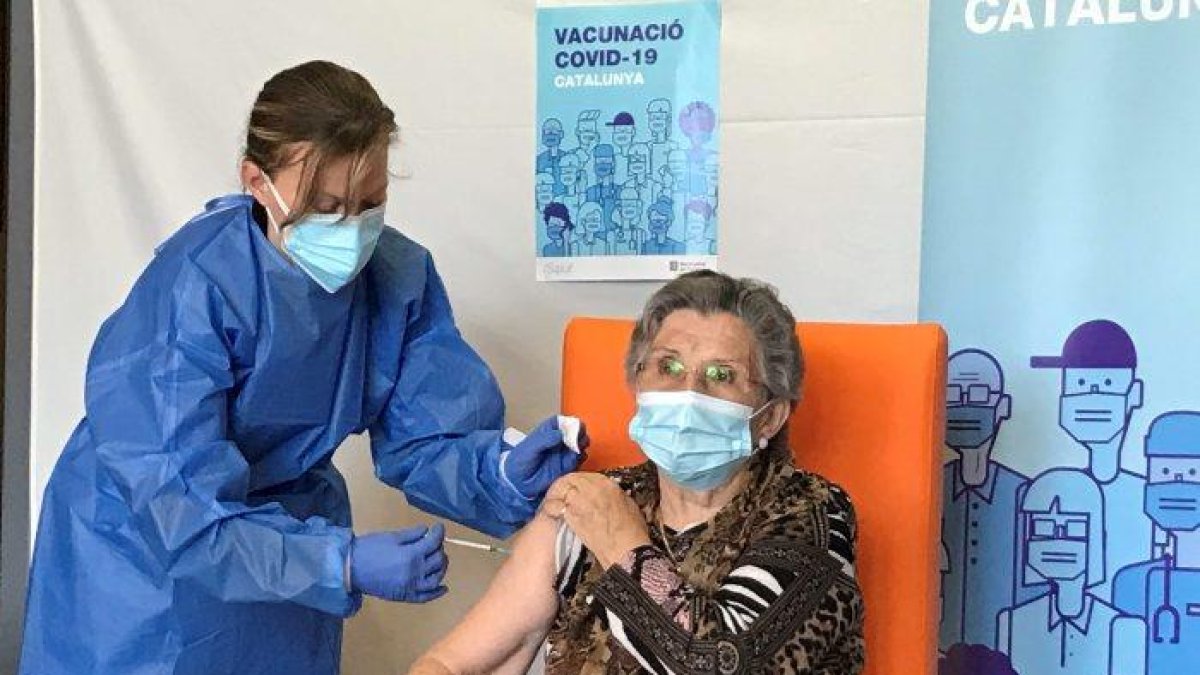 Una residència de La Pobla, la primera en rebre la segona dosi de la vacuna