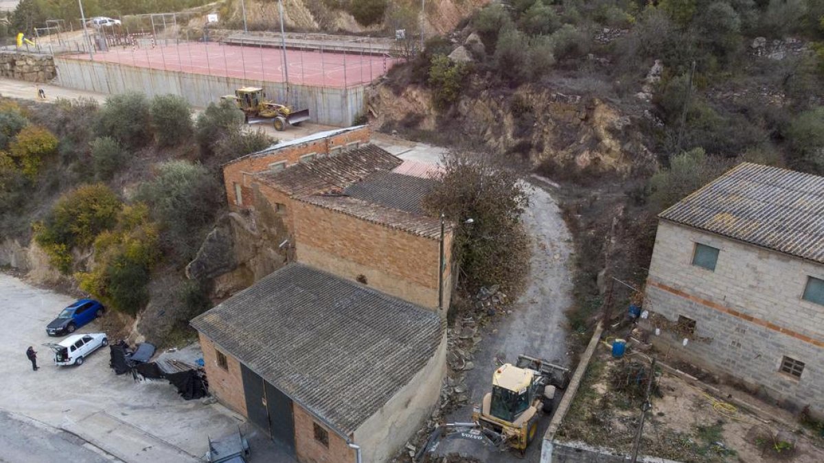 Las obras en el acceso a la antenas de telefonía y televisión.