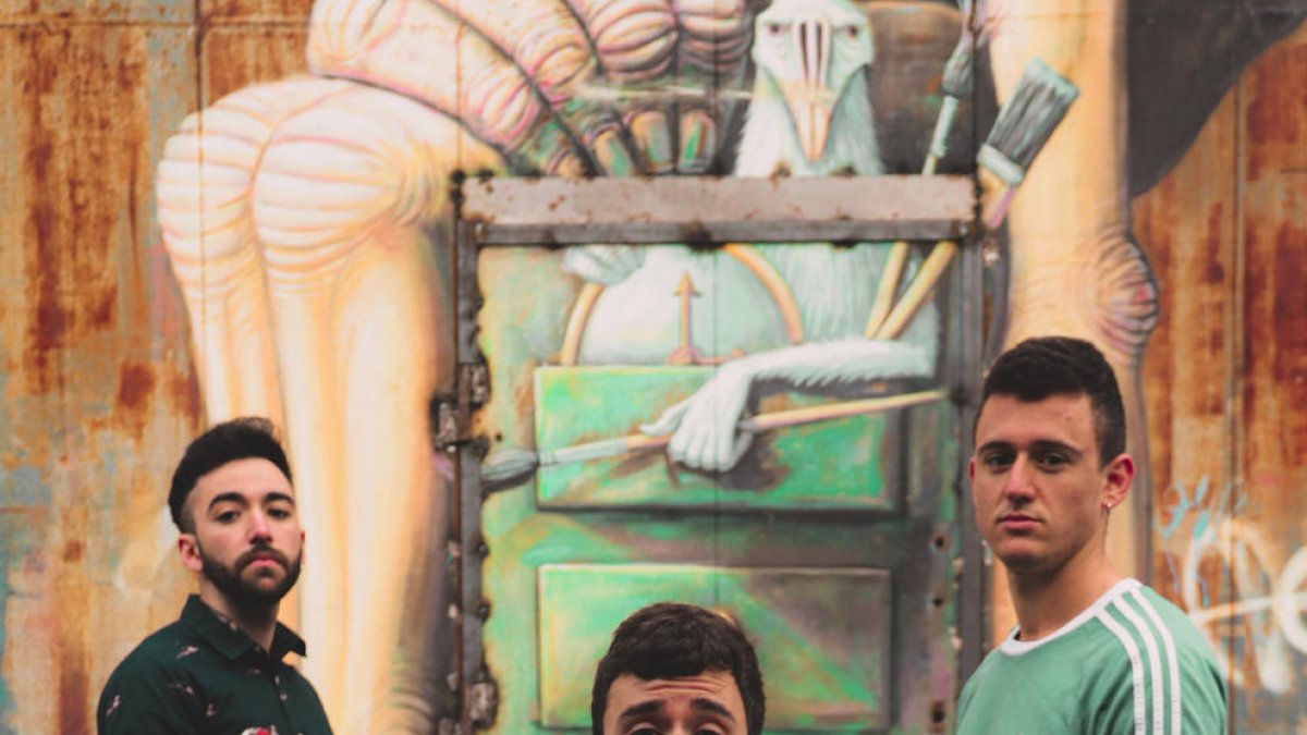 Lluís, Isaac i Joan, integrants de la banda Vernal.