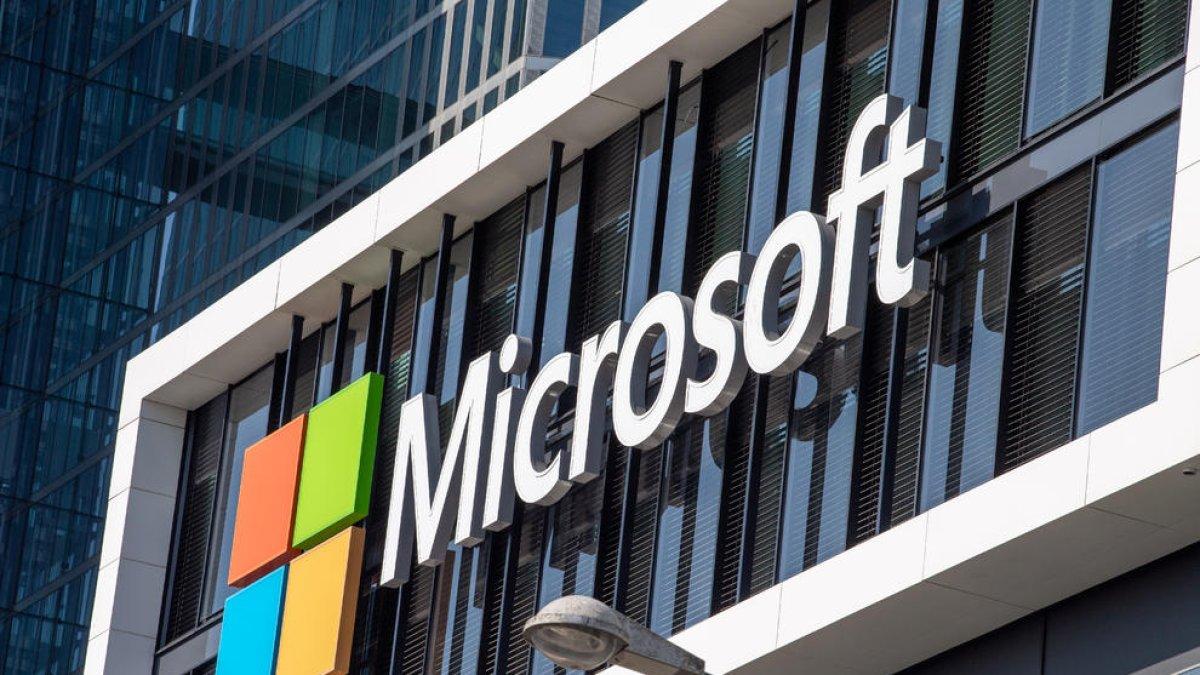 El logo de Microsoft al centre que té a Munic, Alemanya.