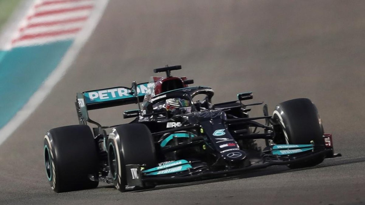 Verstappen campió del món en guanyar en l'última volta