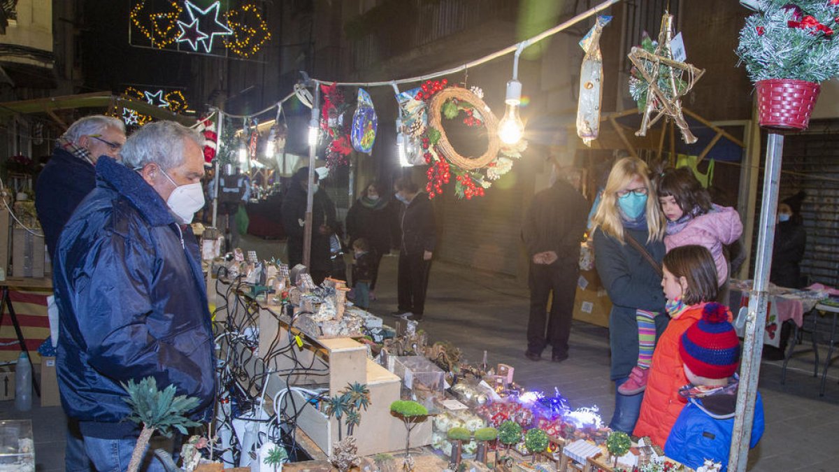 Una de les parades del mercat de Nadal de Cervera.