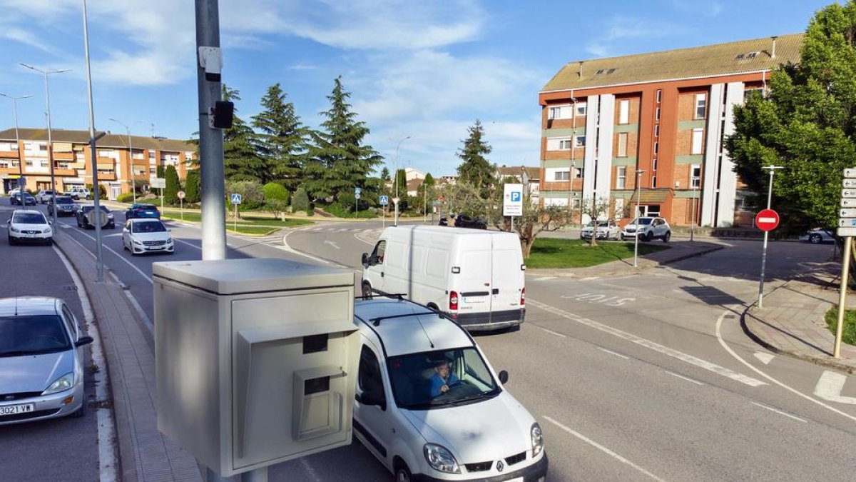 El radar instalado hace un mes permite imponer una media de 50 sanciones al día.