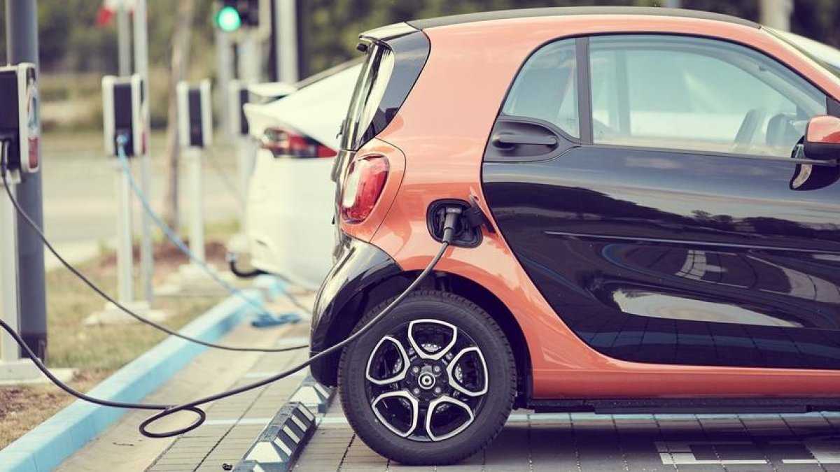 Creixent aposta a Espanya pel cotxe elèctric