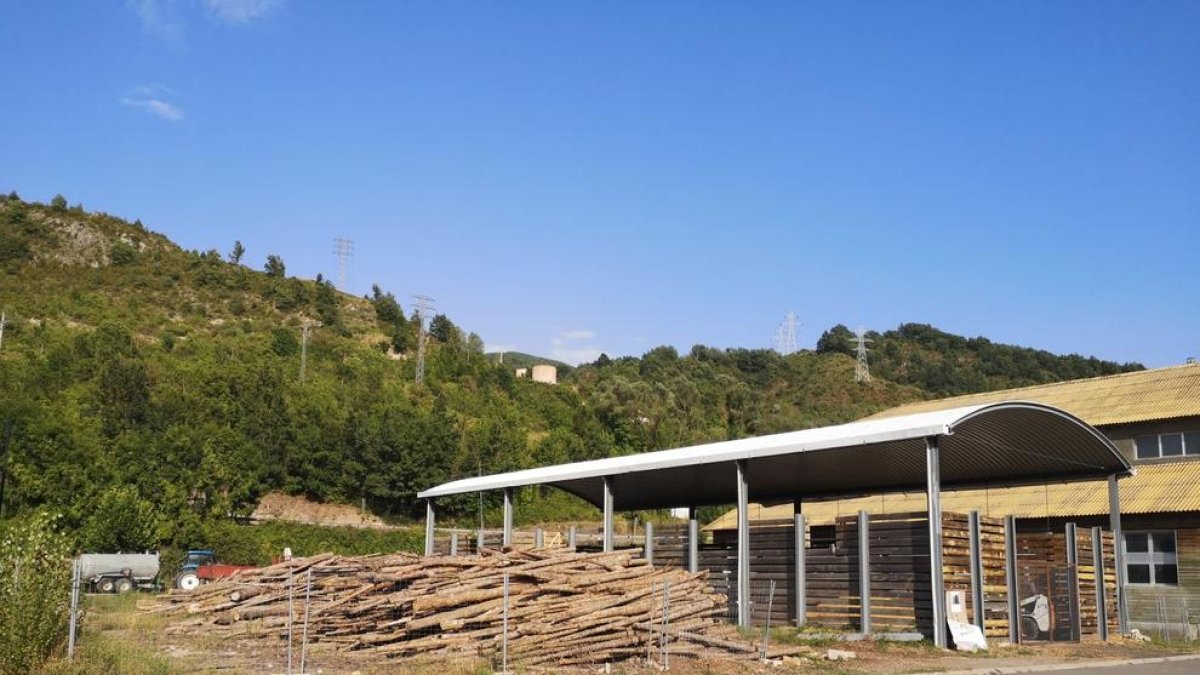 Imatge de l’actual magatzem de biomassa del Pont de Suert.