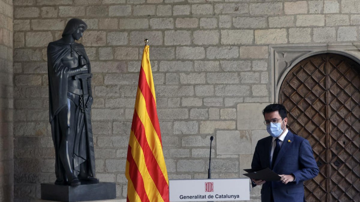 El president del Govern, Pere Aragonès, ayer durante su comparecencia desde la Galería Gótica del Palau de la Generalitat.