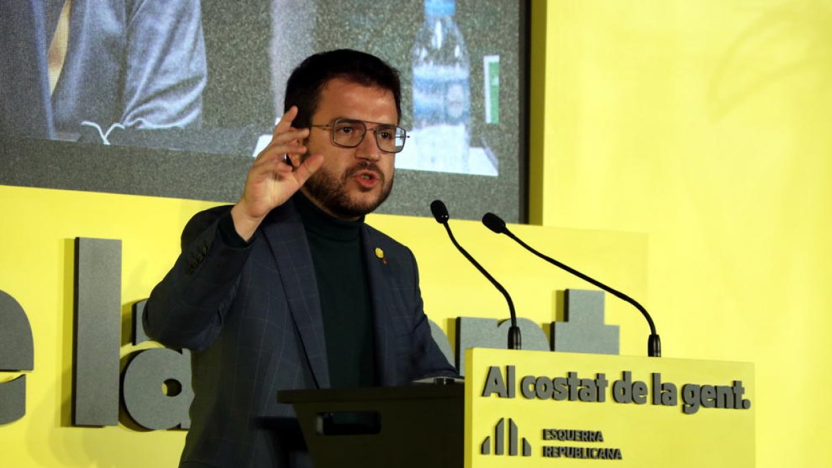 Aragonès se presentará a la investidura y pide a Sánchez acordar un referéndum