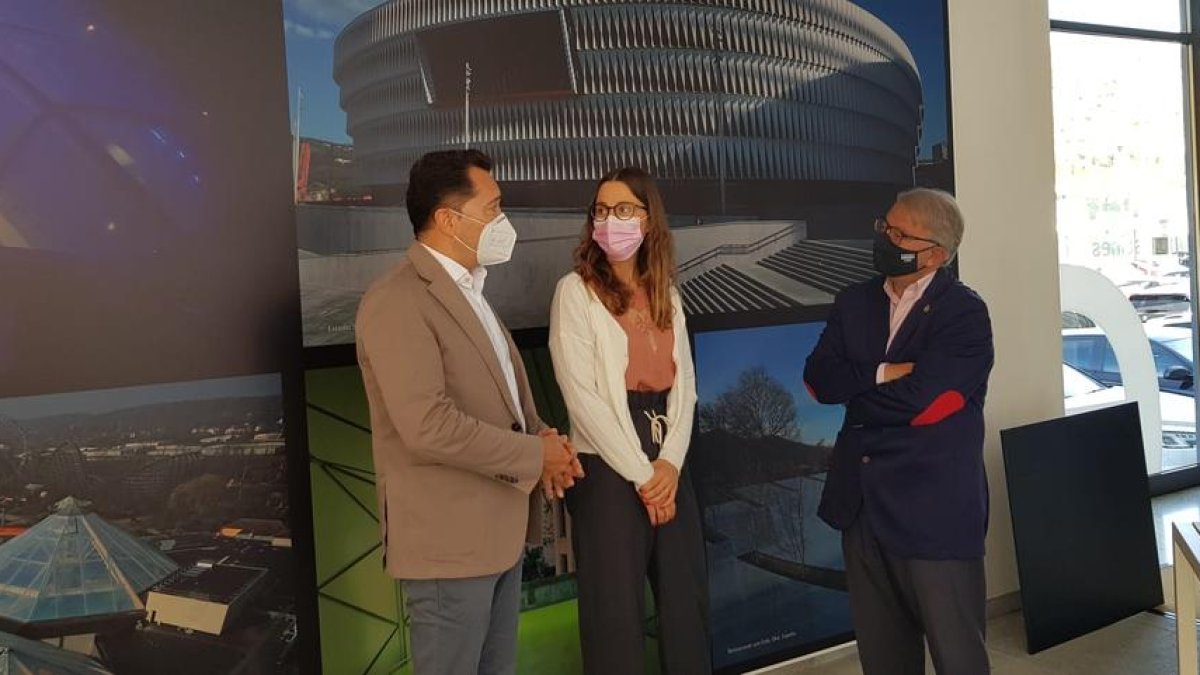 Paco Cerdà, durante la visita ayer a la empresa leridana IASO.