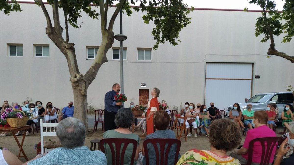 La representació de ‘La Rambla de les Floristes’ al Palau d’Anglesola.