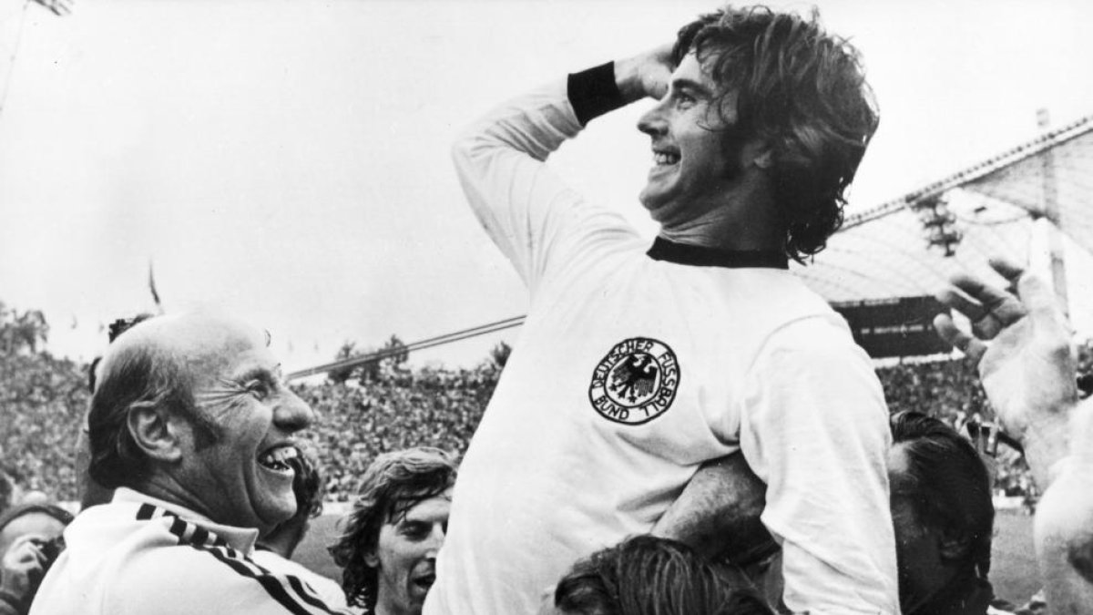 Gerd Müller celebrando la consecución del Mundial de 1974.