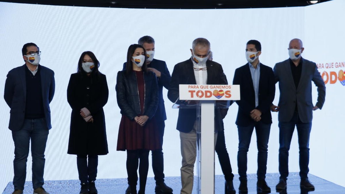 Cares molt llargues en la compareixença de Carrizosa i Arrimadas.