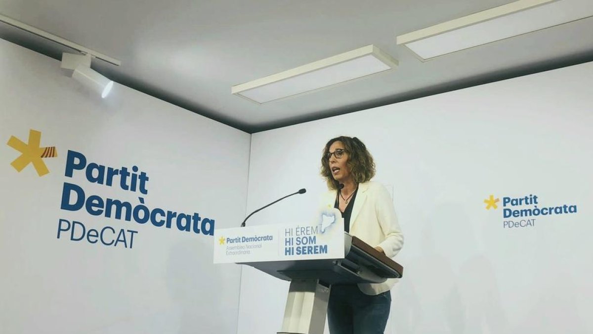 Àngels Chacón, ahir, al ser ratificada com a secretària general.