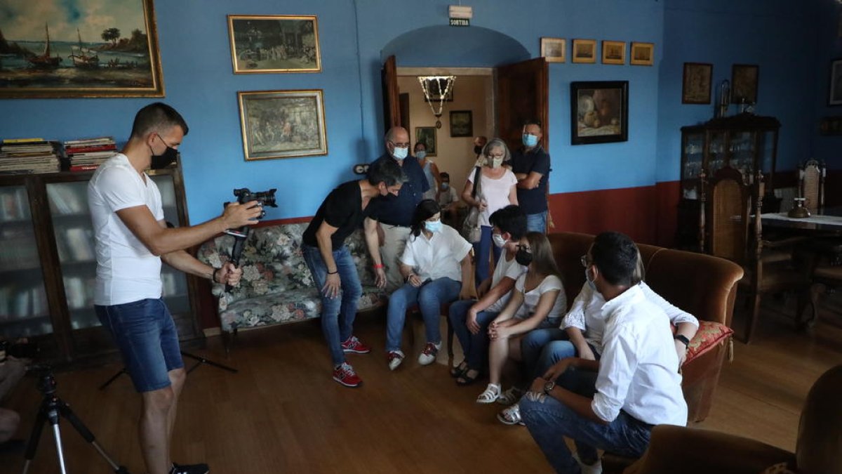 Sessió fotogràfica ahir amb Julian Garcia al castell de Torrebesses, un dels llocs que són escenari del calendari de Down Lleida.