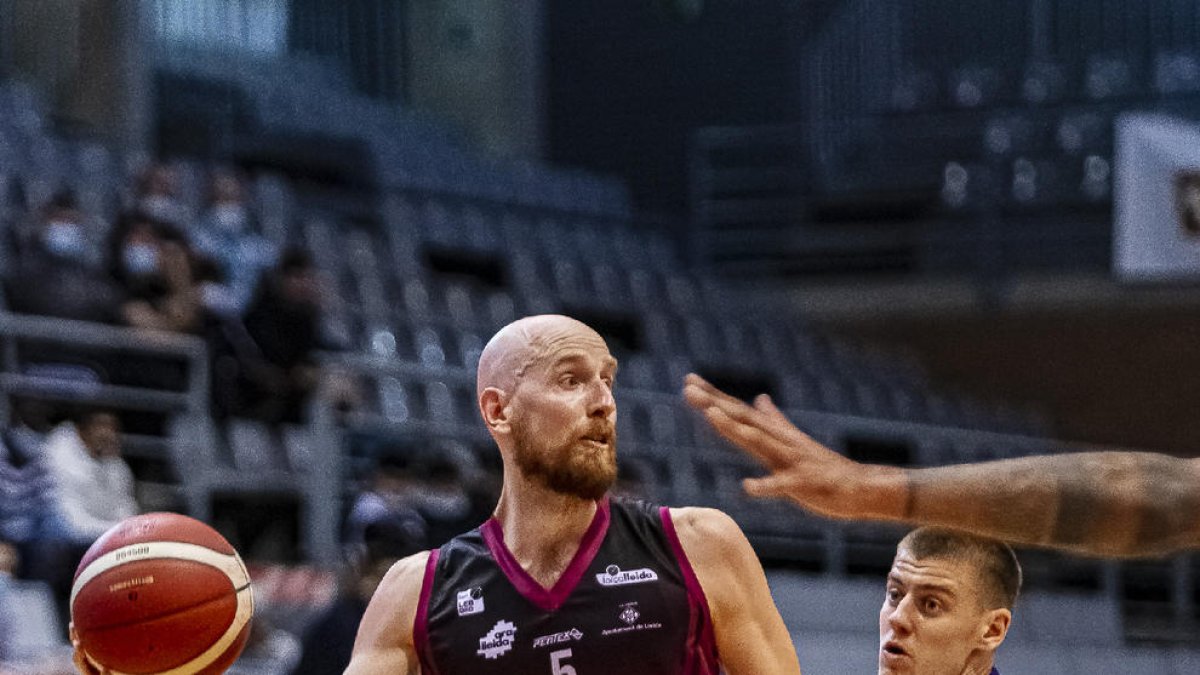 Thomas Schreiner va ser el timó que va liderar el Força Lleida en la sisena victòria del curs.