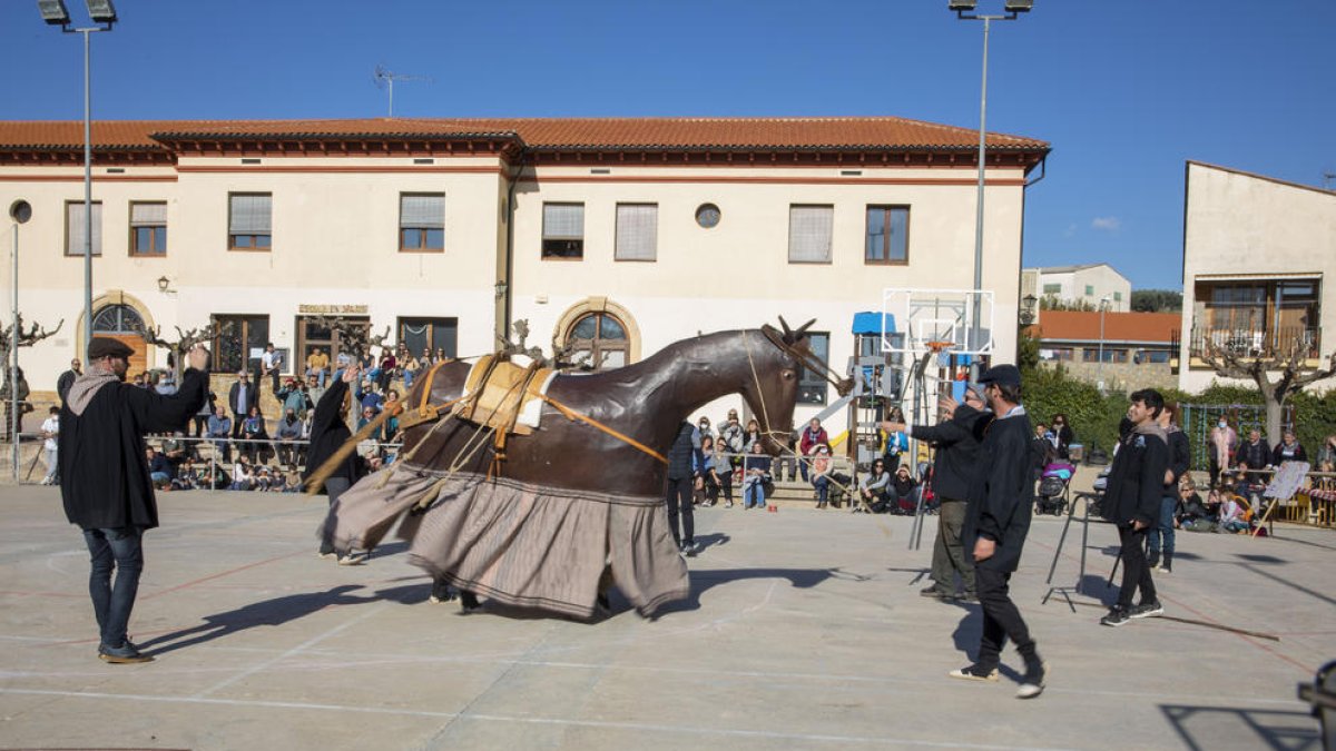 Los bailes tradicionales fueron los protagonistas ayer.