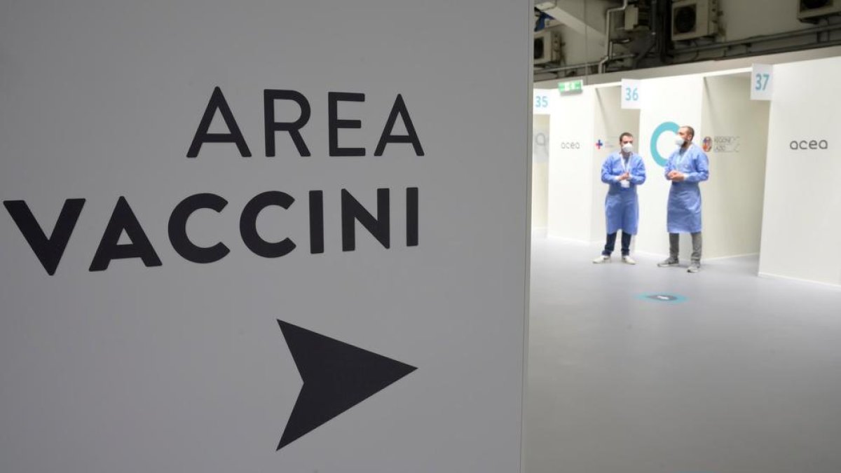 Les vacunes redueixen els ingressos i morts en més del 90%, segons un estudi italià
