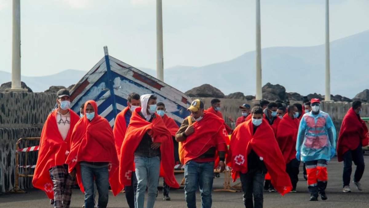 Cinc-cents immigrants arriben a les costes canàries el cap de setmana