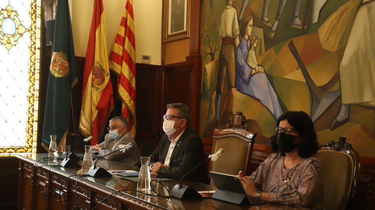 Un momento del pleno de la Diputación de este jueves.