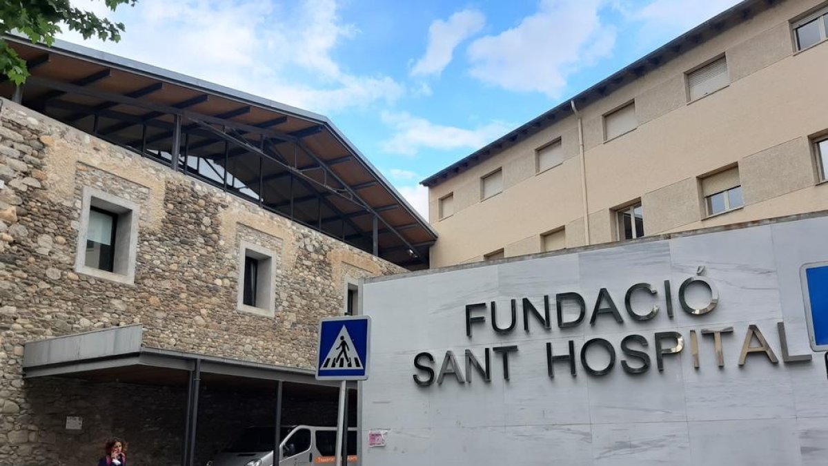 La dona intoxicada va ser traslladada a l’hospital, on va rebre l’alta hores després.