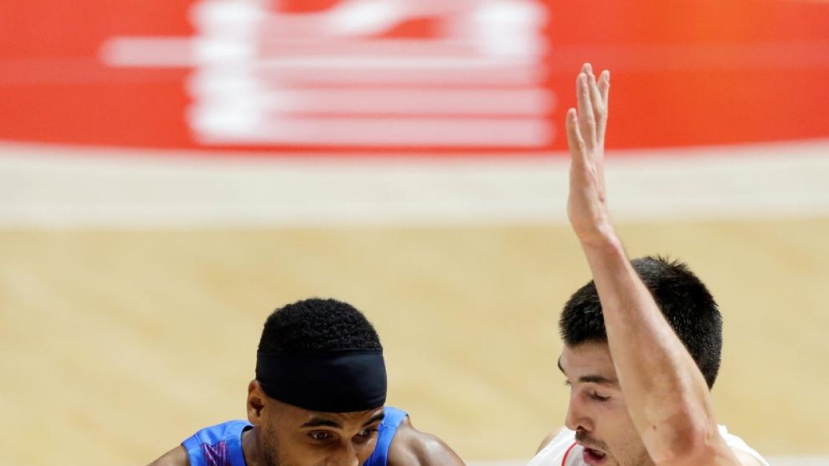 Brandon Davies estuvo ayer un tanto discreto en Belgrado.