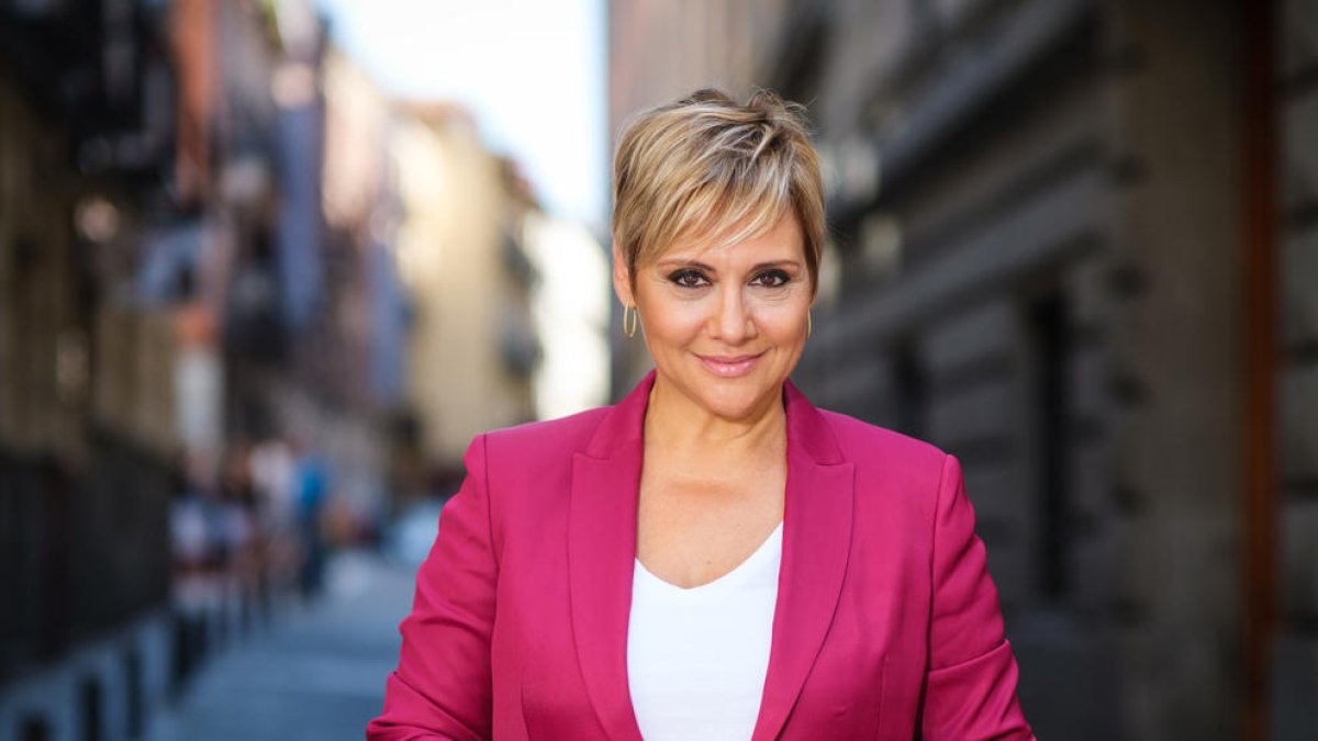 Glòria Serra dirige y presenta ‘Equipo de investigación’.