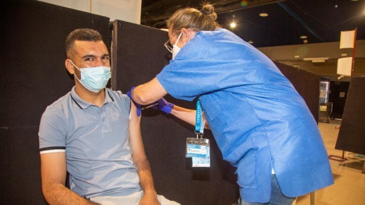 Vacunació ahir a l’Espai MerCAT de Tàrrega.