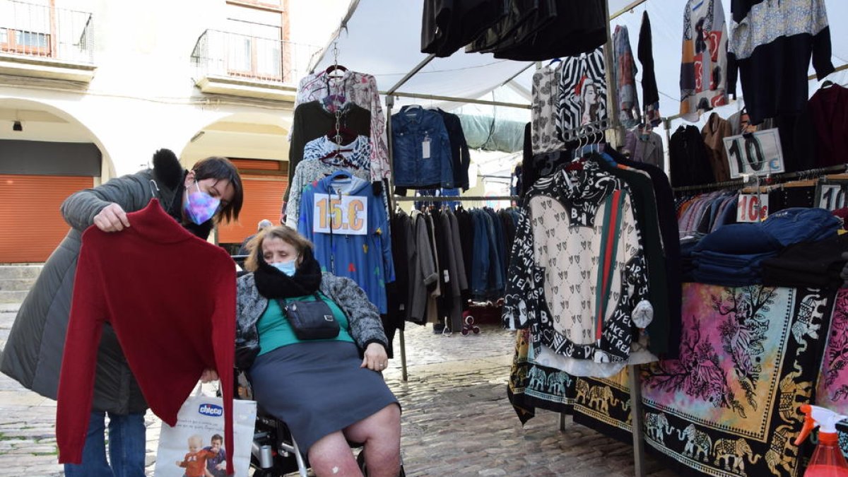 Una usuaria de una residencia de La Seu que salió ayer.