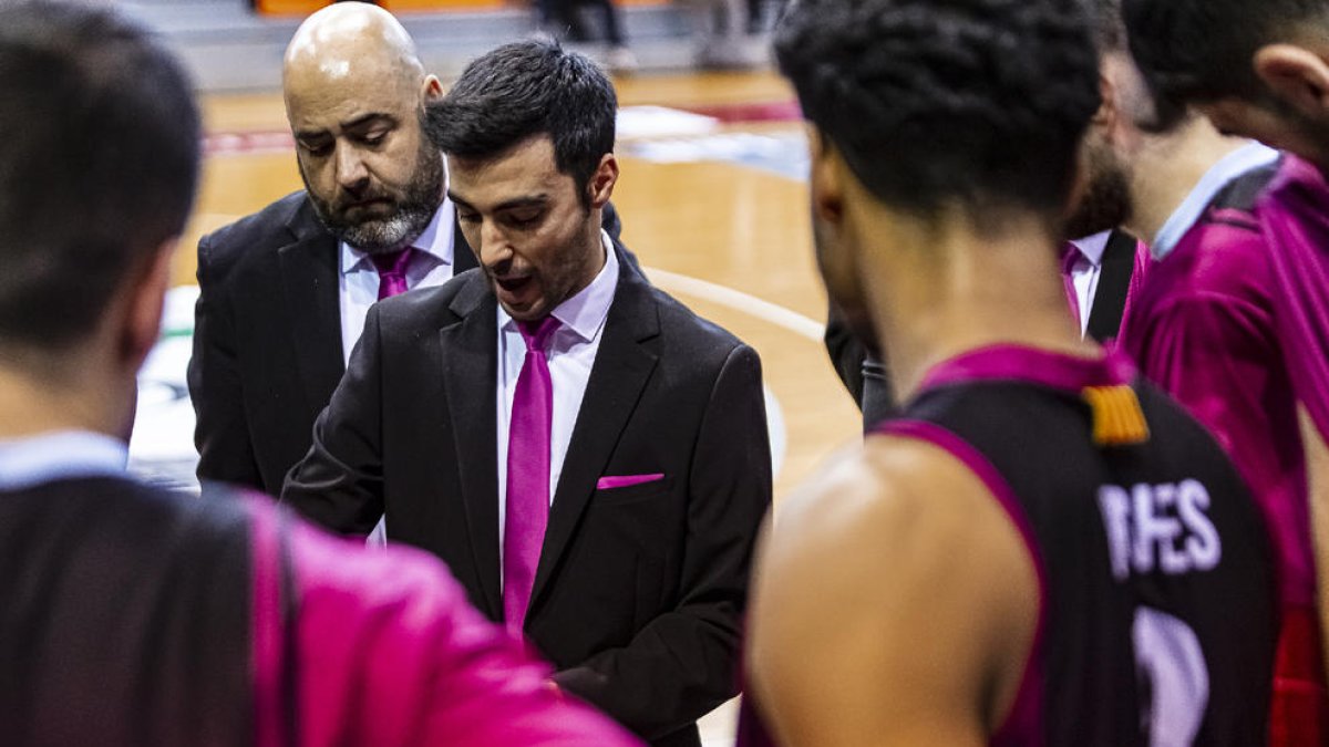 Gerard Encuentra durante el partido del domingo en el Barris Nord.