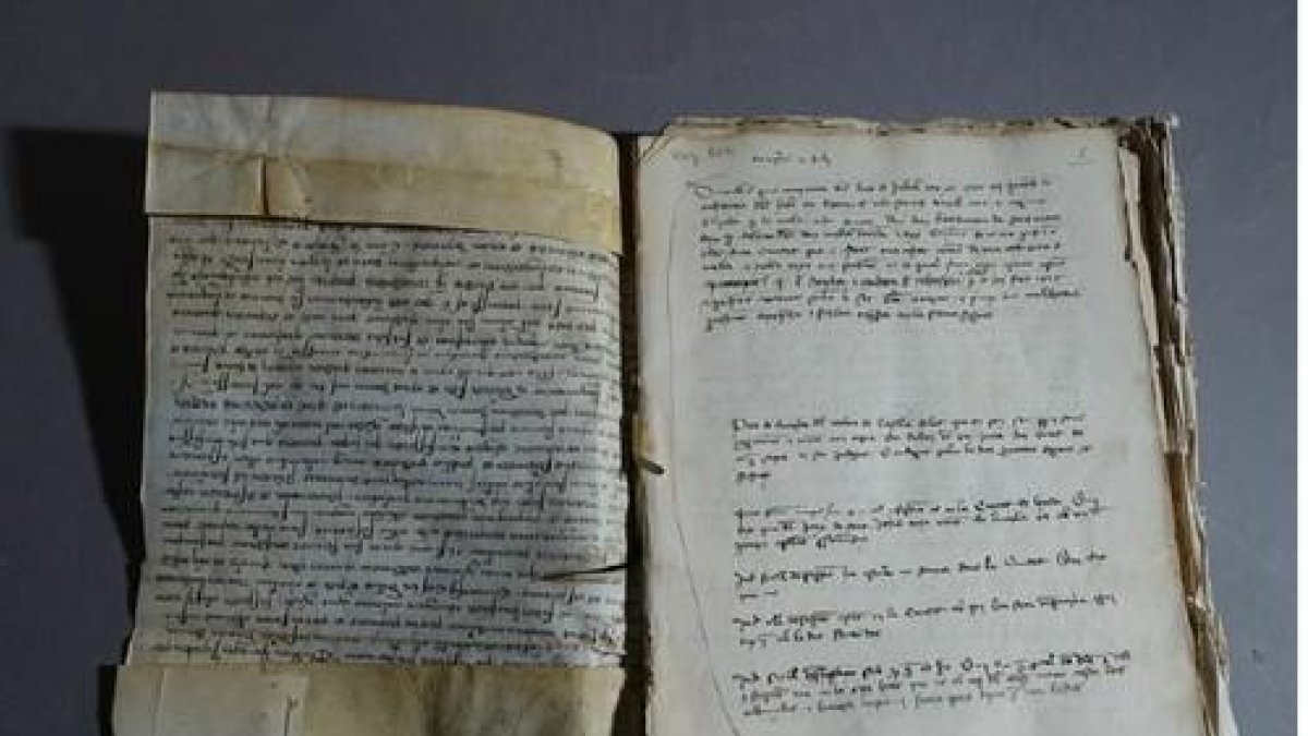 Uno de los volúmenes del ‘Llibre de crims’ ya restaurado.