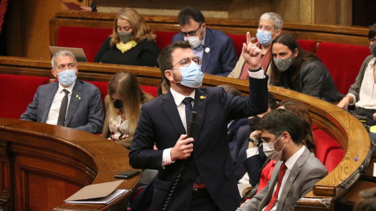 El president del Govern, Pere Aragonès, es va mostrar indignat al Parlament en especial amb Carrizosa.