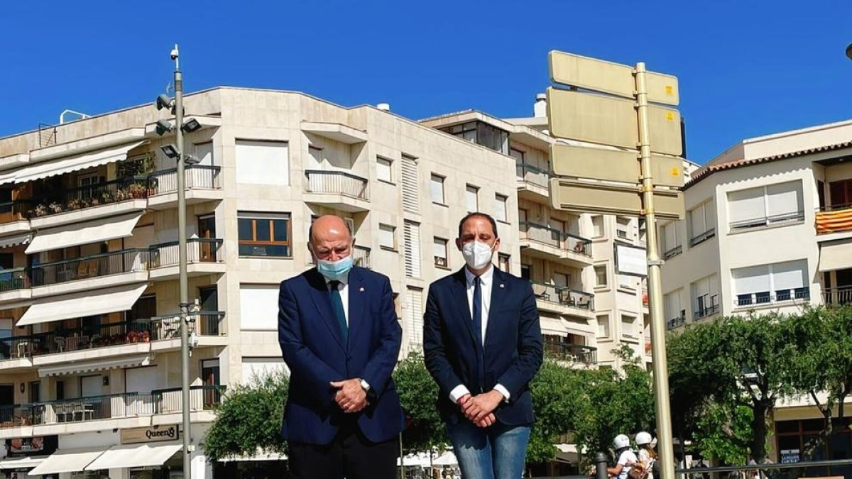 Els subdelegats Sabaté i Crespín, ahir, a Cambrils.